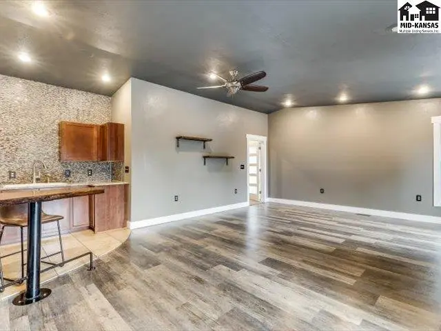 Photo of 249 Country View Ln, Sterling, KS