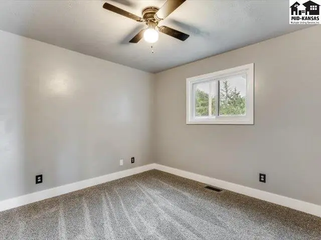 Photo of 249 Country View Ln, Sterling, KS
