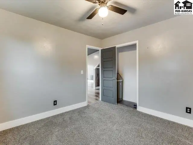 Photo of 249 Country View Ln, Sterling, KS