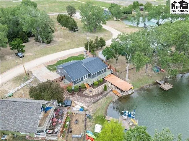 Photo of 249 Country View Ln, Sterling, KS