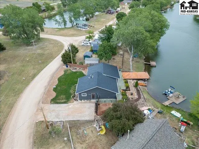 Photo of 249 Country View Ln, Sterling, KS