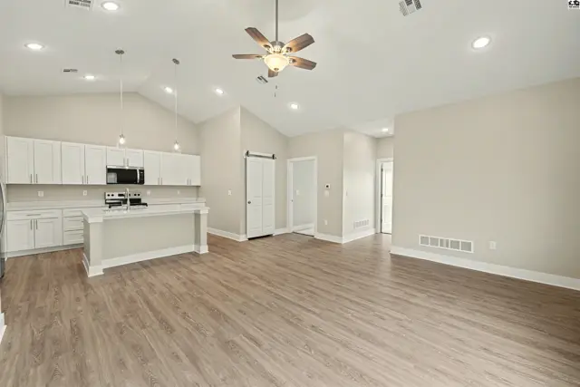 Photo of 2725 Amelia Ln, Salina, KS