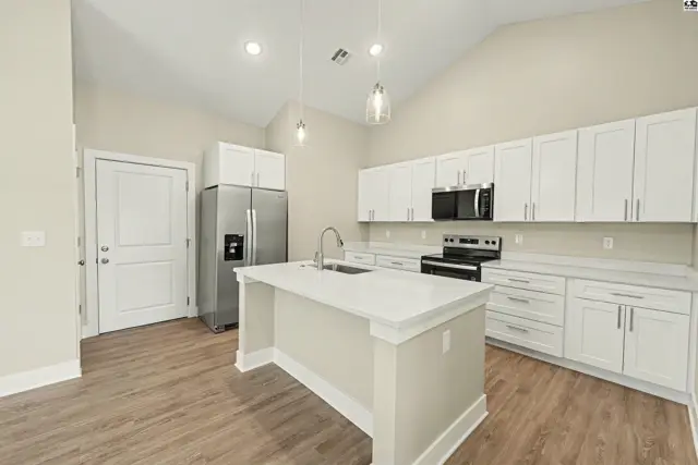 Photo of 2725 Amelia Ln, Salina, KS