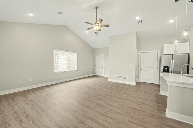 Photo of 2725 Amelia Ln, Salina, KS