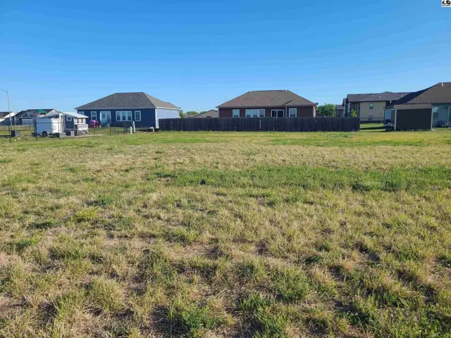 Photo of 1407 Curtiss Dr, McPherson, KS