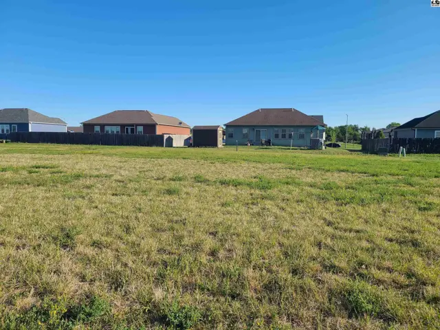 Photo of 1413 Curtiss Dr, McPherson, KS
