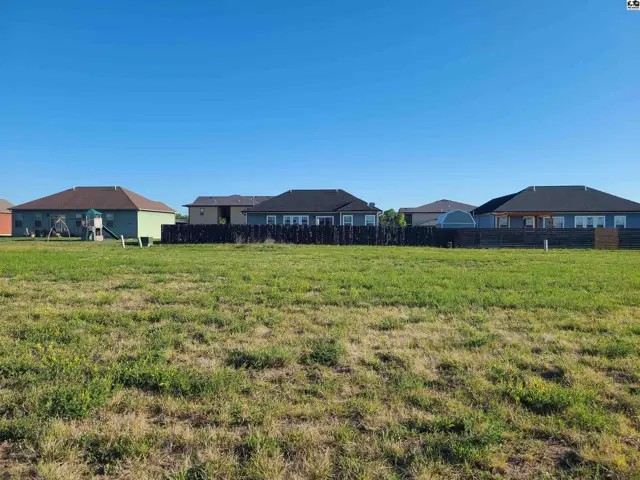Photo of 1419 Curtiss Dr, McPherson, KS