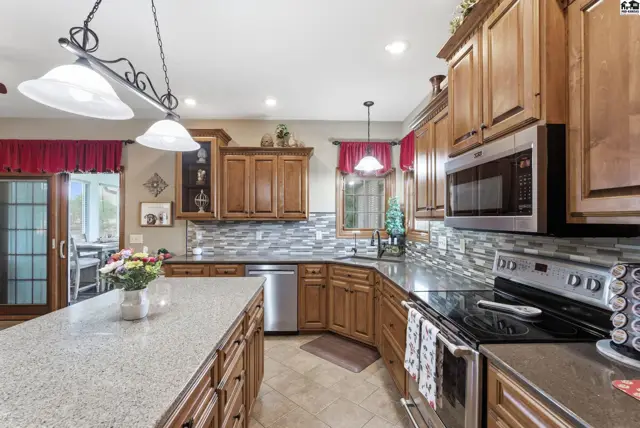 Photo of 4 Waterbrook Ter, South Hutchinson, KS