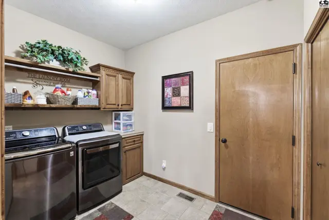 Photo of 4 Waterbrook Ter, South Hutchinson, KS