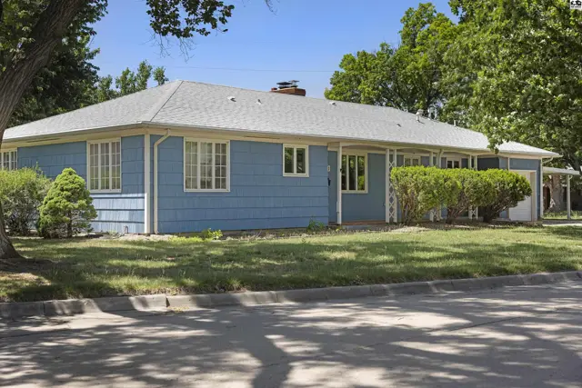 Photo of 1001 Tobias Dr, Lyons, KS