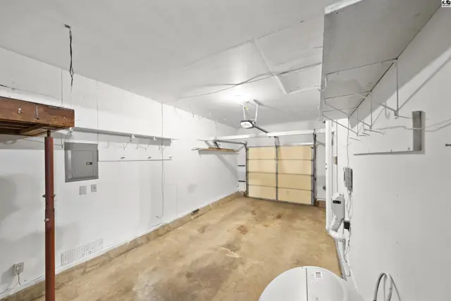 Photo of 1001 Tobias Dr, Lyons, KS