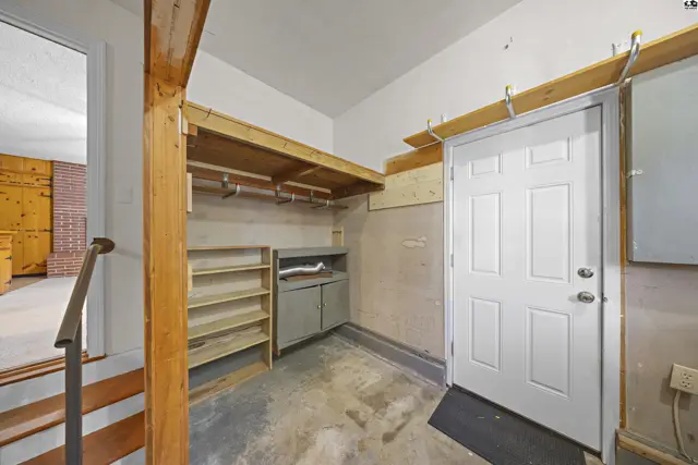 Photo of 1001 Tobias Dr, Lyons, KS