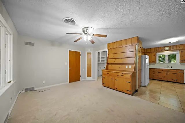Photo of 1001 Tobias Dr, Lyons, KS