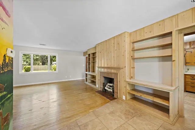Photo of 1001 Tobias Dr, Lyons, KS
