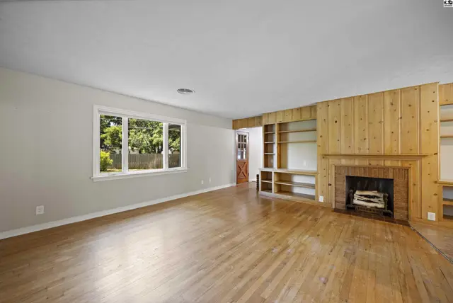 Photo of 1001 Tobias Dr, Lyons, KS