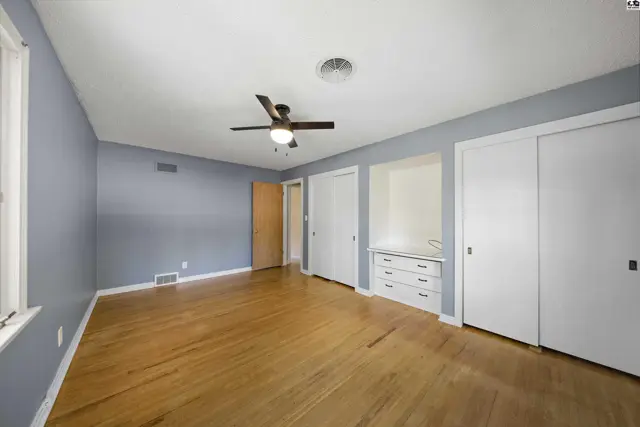 Photo of 1001 Tobias Dr, Lyons, KS
