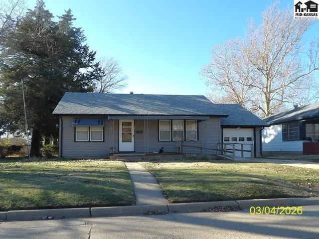 Photo of 215 S Garfield Ave, Lyons, KS