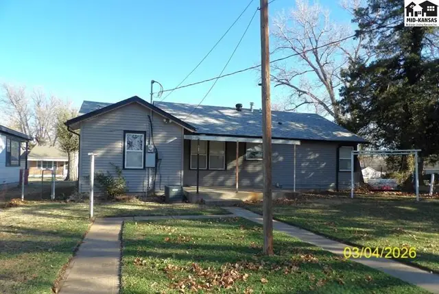 Photo of 215 S Garfield Ave, Lyons, KS