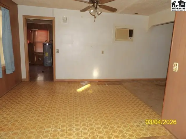Photo of 215 S Garfield Ave, Lyons, KS