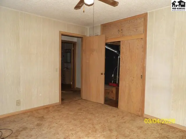 Photo of 215 S Garfield Ave, Lyons, KS