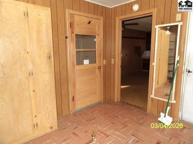 Photo of 215 S Garfield Ave, Lyons, KS