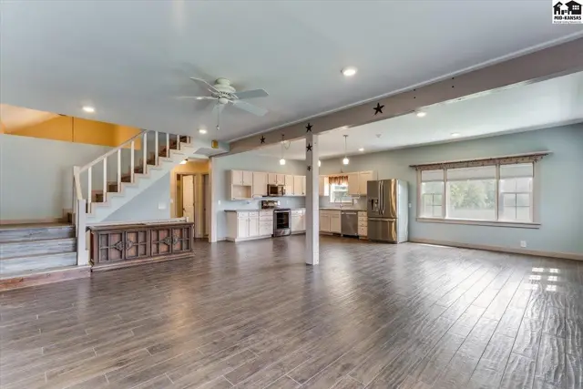 Photo of 1006 E 69th Ave, Hutchinson, KS