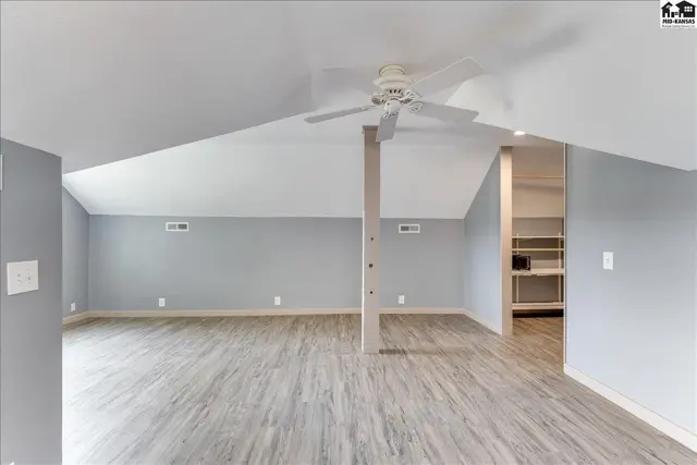 Photo of 1006 E 69th Ave, Hutchinson, KS