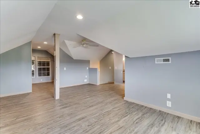 Photo of 1006 E 69th Ave, Hutchinson, KS