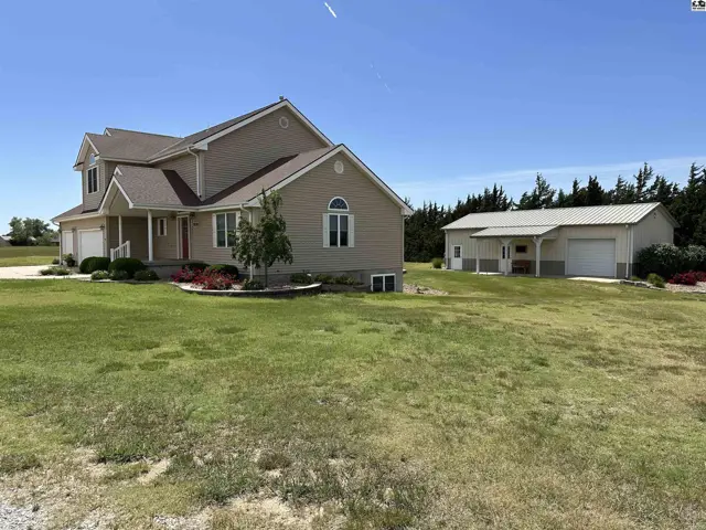 Photo of 10350 SW Lakeview Dr, Pratt, KS