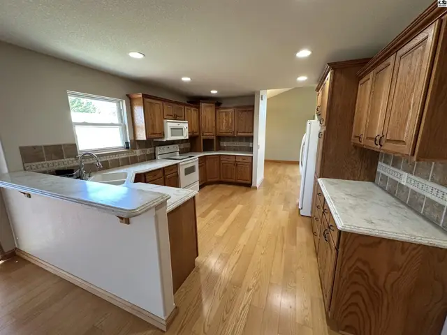 Photo of 10350 SW Lakeview Dr, Pratt, KS
