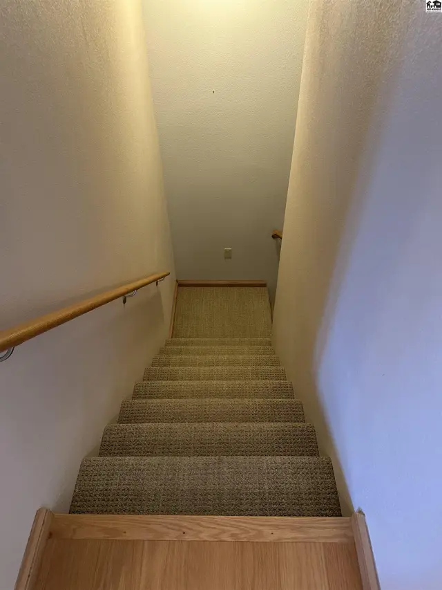 Photo of 10350 SW Lakeview Dr, Pratt, KS