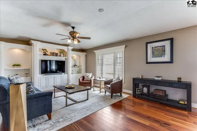 Photo of 1310 N Wilshire Dr, Hutchinson, KS