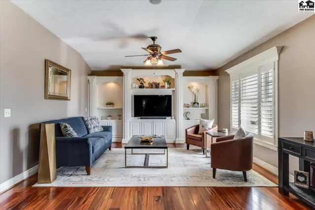 Photo of 1310 N Wilshire Dr, Hutchinson, KS