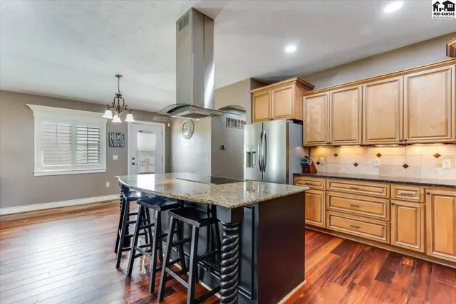 Photo of 1310 N Wilshire Dr, Hutchinson, KS