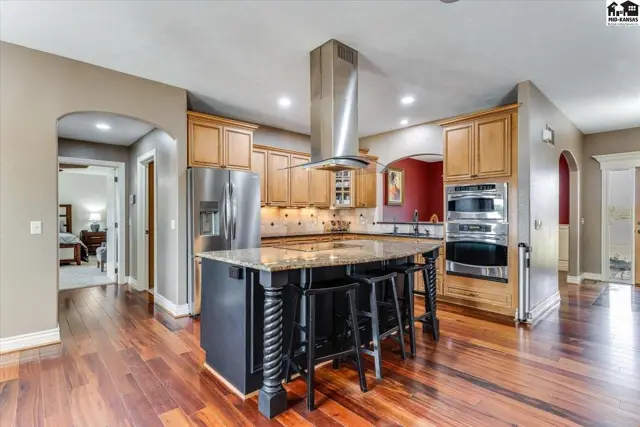 Photo of 1310 N Wilshire Dr, Hutchinson, KS