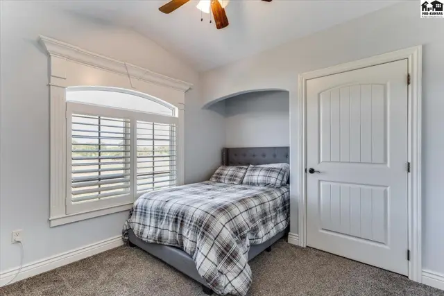 Photo of 1310 N Wilshire Dr, Hutchinson, KS