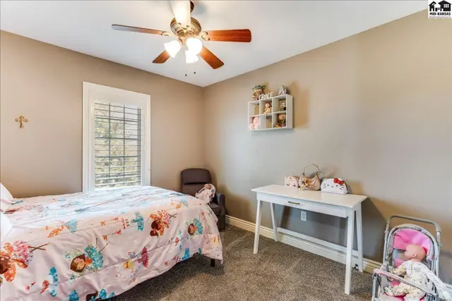 Photo of 1310 N Wilshire Dr, Hutchinson, KS