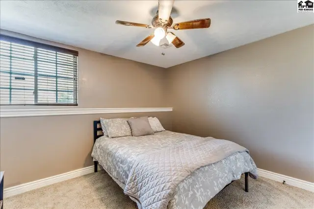 Photo of 1310 N Wilshire Dr, Hutchinson, KS