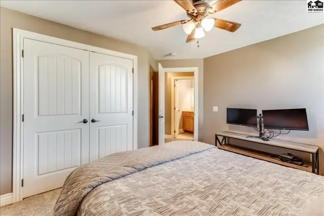 Photo of 1310 N Wilshire Dr, Hutchinson, KS