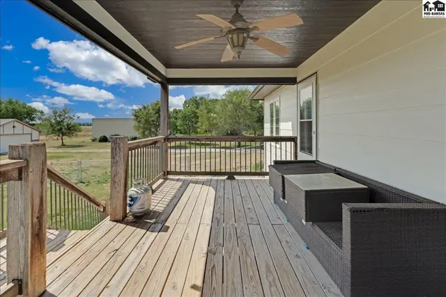 Photo of 1310 N Wilshire Dr, Hutchinson, KS