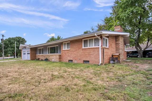 Photo of 701 W Main St, Arlington, KS