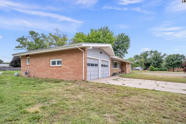 Photo of 701 W Main St, Arlington, KS