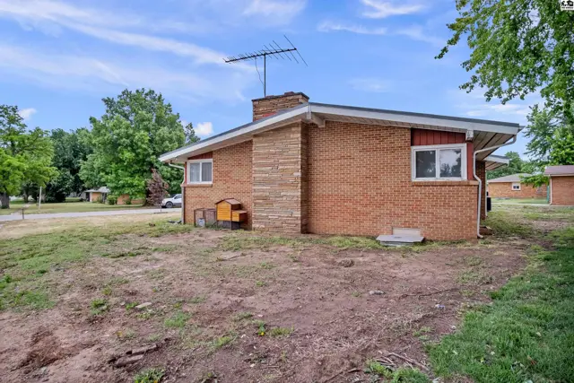 Photo of 701 W Main St, Arlington, KS