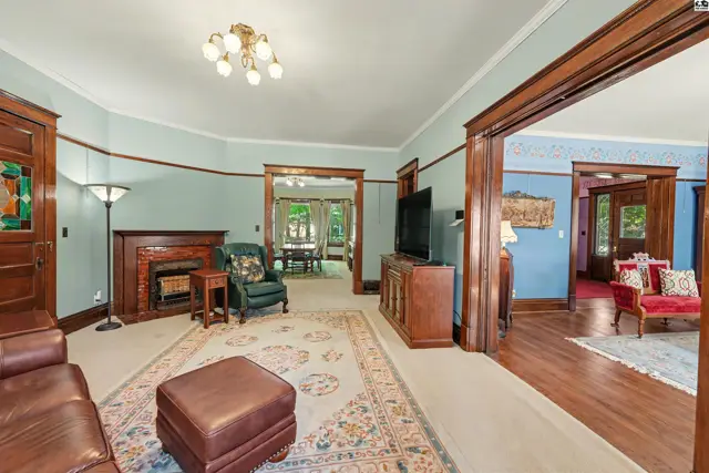Photo of 116 E Mill St, Lindsborg, KS