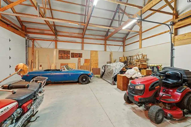 Photo of 116 E Mill St, Lindsborg, KS