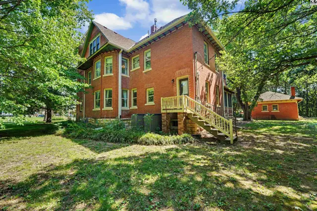 Photo of 116 E Mill St, Lindsborg, KS