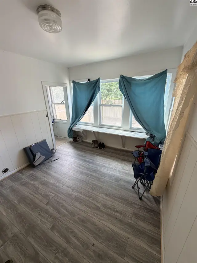 Photo of 303 S Garfield Ave, Lyons, KS