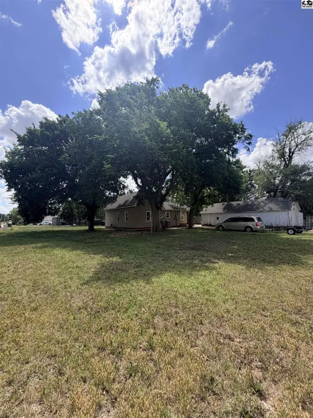 Photo of 303 S Garfield Ave, Lyons, KS