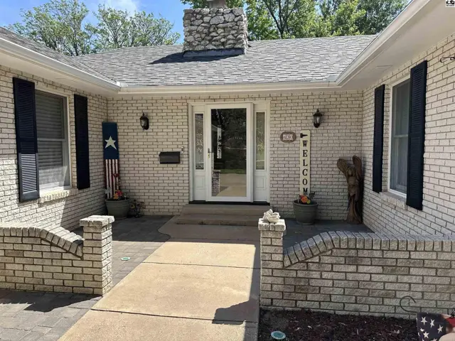 Photo of 430 Saratoga Ct, Pratt, KS
