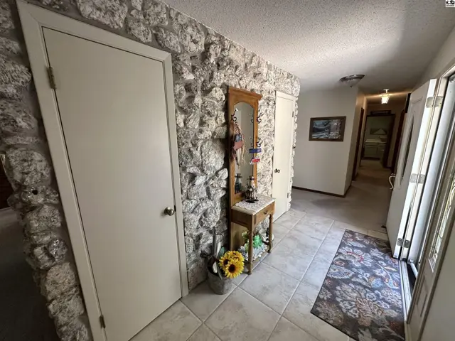 Photo of 430 Saratoga Ct, Pratt, KS